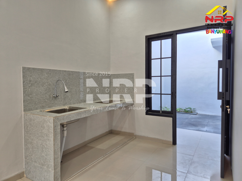  Dijual Rumah Modern Baru Siap Huni di Banyuwangi Kota   Dijual Rumah Modern Baru Siap Huni di Banyuwangi Kota  &nbsp;Dijual Rumah Modern Baru Siap Huni di Banyuwangi Kota&nbsp;
Desain kekinian, lokasi strategis, dan lingkungan nyaman. Hunian ideal untuk keluarga muda NRP BANYUWANGI