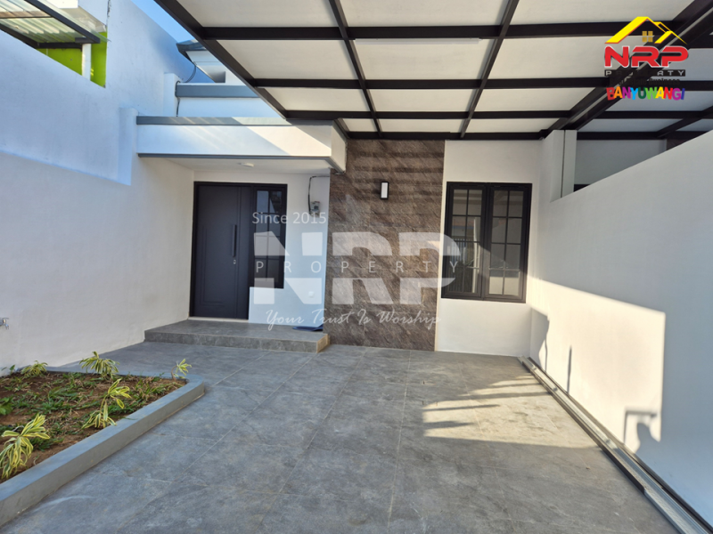  Dijual Rumah Modern Baru Siap Huni di Banyuwangi Kota   Dijual Rumah Modern Baru Siap Huni di Banyuwangi Kota  &nbsp;Dijual Rumah Modern Baru Siap Huni di Banyuwangi Kota&nbsp;
Desain kekinian, lokasi strategis, dan lingkungan nyaman. Hunian ideal untuk keluarga muda NRP BANYUWANGI