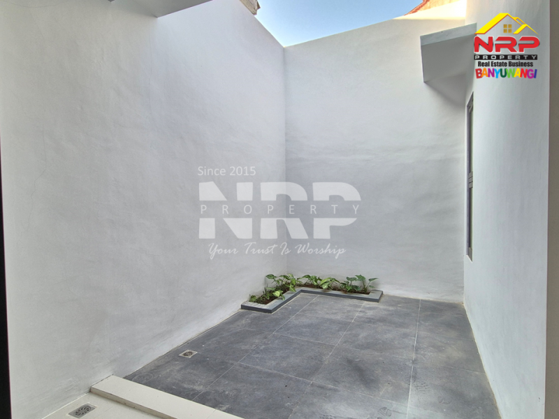  Dijual Rumah Modern Baru Siap Huni di Banyuwangi Kota   Dijual Rumah Modern Baru Siap Huni di Banyuwangi Kota  &nbsp;Dijual Rumah Modern Baru Siap Huni di Banyuwangi Kota&nbsp;
Desain kekinian, lokasi strategis, dan lingkungan nyaman. Hunian ideal untuk keluarga muda NRP BANYUWANGI