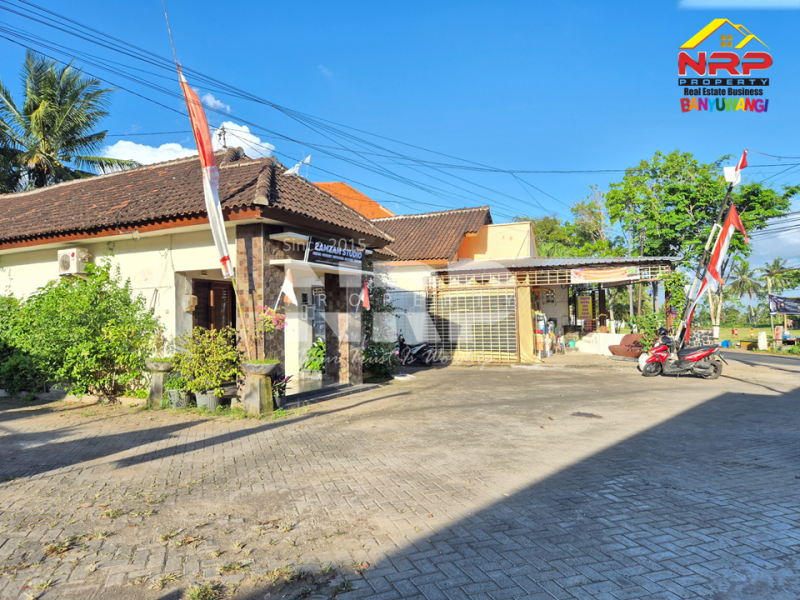 Rasakan sensasi tinggal di vila, tapi tetap hangat seperti rumah Jual perumahan semi vila di Kusuma Resort Banyuwangi Glagah ???? Rasakan sensasi tinggal di vila, tapi tetap hangat seperti rumah
Perum Kusuma Resort menghadirkan hunian semi vila dengan suasana hijau, udara segar, dan NRP BANYUWANGI