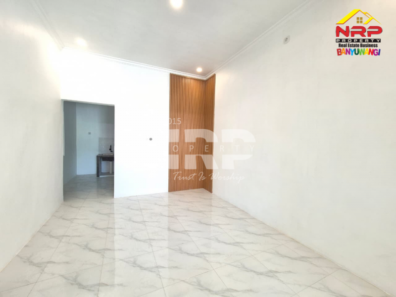  Tampil modern dengan sentuhan elegan, rumah minimalis estetik ini siap jadi inspirasi hunian impian kamuu.  Dijual rumah minimales dan elegan di Pusat Kota Banyuwangi Free Biaya Baliknama dan Pajak  Tampil modern dengan sentuhan elegan, rumah minimalis estetik ini siap jadi inspirasi hunian impian kamuu.&nbsp;
Lokasi sangat strategis di belakang Kampus NRP BANYUWANGI