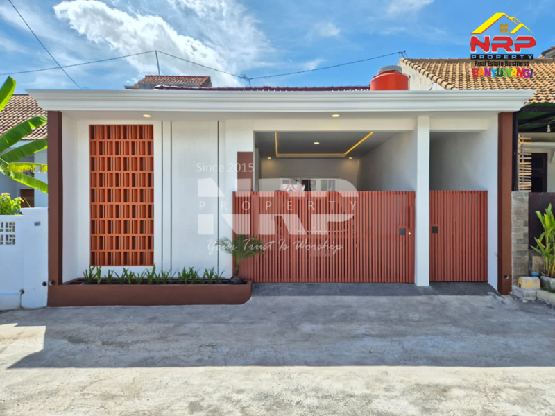  Tampil modern dengan sentuhan elegan, rumah minimalis estetik ini siap jadi inspirasi hunian impian kamuu.  Dijual rumah minimales dan elegan di Pusat Kota Banyuwangi Free Biaya Baliknama dan Pajak  Tampil modern dengan sentuhan elegan, rumah minimalis estetik ini siap jadi inspirasi hunian impian kamuu.&nbsp;
Lokasi sangat strategis di belakang Kampus NRP BANYUWANGI