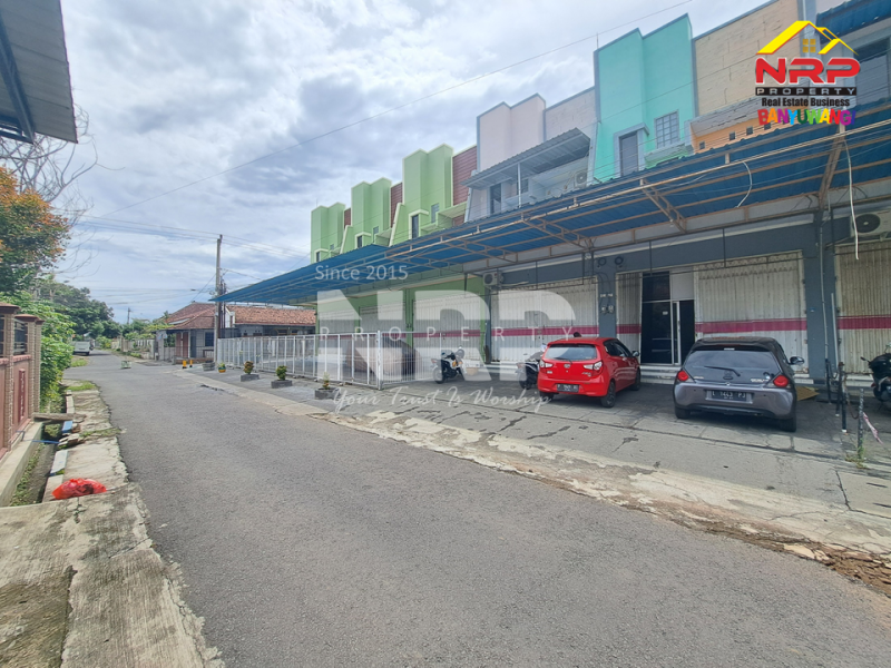 Cari lokasi usaha yang strategis & prestisius? ???? Ruko disewakan di belakang Kantor Pemkab Banyuwangi Cari lokasi usaha yang strategis & prestisius?  Ruko disewakan di belakang Kantor Pemkab Banyuwangi Cari lokasi usaha yang strategis & prestisius?
???? Ruko disewakan di belakang Kantor Pemkab Banyuwangi
Dekat pusat pemerintahan, area berkembang, NRP BANYUWANGI