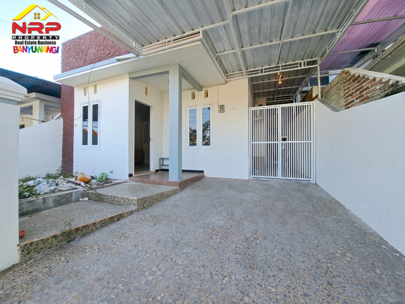 Di Jual Rumah Minimalis Full Furnished siap huni  di Perum Salima Di Jual Rumah Minimalis  Murah 200 Jutaan Full Furnished  Di Jual Rumah Minimalis Full Furnished siap huni&nbsp; di Perum Salima's Square Kalipuro .
Lokasi strategis dekat dengan fasilitas pendidikan dan NRP BANYUWANGI