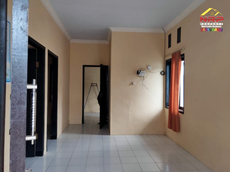 Di Sewakan Rumah Siap Huni di Pusat Kota Banyuwangi, Jalan Brawijaya  Di Sewakan Rumah Siap Huni di Pusat Kota Banyuwangi Di Sewakan Rumah Siap Huni di Pusat Kota Banyuwangi,
Lokasi di Nol Jalan Brawijaya Banyuwangi,Posisi Pojok,Lingkungan Perumahan Aman dan Nyaman.

Fasilitas NRP BANYUWANGI