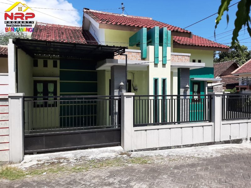 Di Sewakan Rumah Siap Huni Kawasan Strategis, Brawijaya regency Di Sewakan Rumah Siap Huni Kawasan Strategis Banyuwangi  Di Sewakan Rumah Siap Huni di Pusat Kota Banyuwangi. Lokasi di Nol Jalan Brawijaya Banyuwangi Hook Location
Lingkungan Perumahan Aman dan Nyaman

Fasilitas NRP BANYUWANGI