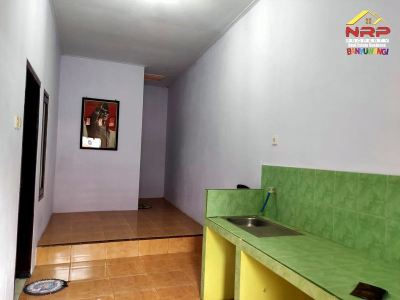 Di Sewakan Rumah Siap Huni Kawasan Strategis, Brawijaya regency Di Sewakan Rumah Siap Huni Kawasan Strategis Banyuwangi  Di Sewakan Rumah Siap Huni di Pusat Kota Banyuwangi. Lokasi di Nol Jalan Brawijaya Banyuwangi Hook Location
Lingkungan Perumahan Aman dan Nyaman

Fasilitas NRP BANYUWANGI