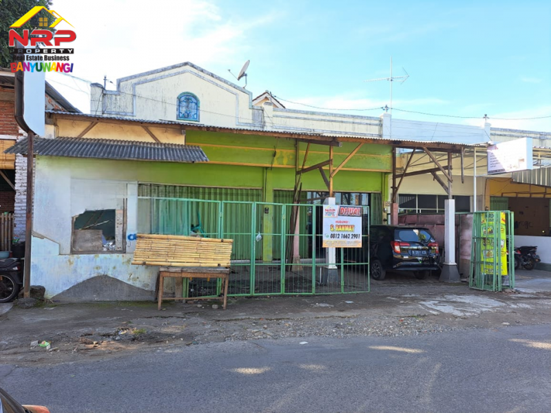 Dijual 2 Ruko + Hunian 2 Lantai ditepi Jl. Jembrana - Klatak , Banyuwangi  Dijual 2 Ruko + Hunian 2 Lantai ditepi Jl. Jembrana - Klatak , Banyuwangi  Dijual 2 Ruko + Hunian 2 Lantai ditepi Jl. Jembrana - Klatak , Banyuwangi&nbsp;
Lokasi Sangat Strategis berada di kawasan padat perumahan.&nbsp;
Dekat dengan NRP BANYUWANGI