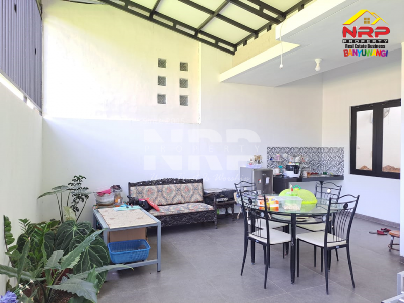Dijual 2 Rumah Exclusive Full Furniture di dalam Kawasan El Royal Hotel dan Banyuwangi Park. Dijual 2 Rumah Exclusive Full Furniture di dalam Kawasan El Royal Hotel dan Banyuwangi Park. Dijual 2 Rumah Exclusive Full Furniture di dalam Kawasan El Royal Hotel dan Banyuwangi Park.
Lokasi Sangat Strategis. Lingkungan nyaman, aman dan NRP BANYUWANGI