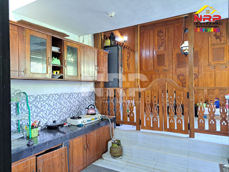 Dijual 2 Rumah Exclusive Full Furniture di dalam Kawasan El Royal Hotel dan Banyuwangi Park. Dijual 2 Rumah Exclusive Full Furniture di dalam Kawasan El Royal Hotel dan Banyuwangi Park. Dijual 2 Rumah Exclusive Full Furniture di dalam Kawasan El Royal Hotel dan Banyuwangi Park.
Lokasi Sangat Strategis. Lingkungan nyaman, aman dan NRP BANYUWANGI