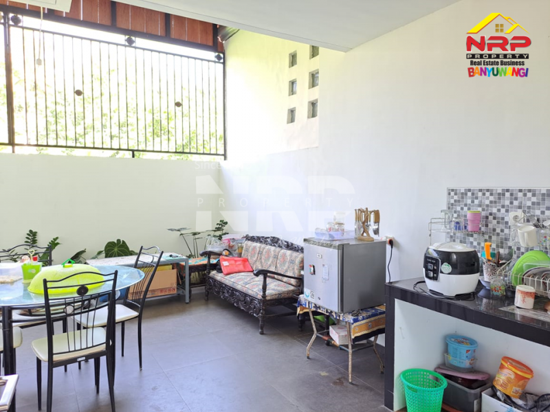 Dijual 2 Rumah Exclusive Full Furniture di dalam Kawasan El Royal Hotel dan Banyuwangi Park. Dijual 2 Rumah Exclusive Full Furniture di dalam Kawasan El Royal Hotel dan Banyuwangi Park. Dijual 2 Rumah Exclusive Full Furniture di dalam Kawasan El Royal Hotel dan Banyuwangi Park.
Lokasi Sangat Strategis. Lingkungan nyaman, aman dan NRP BANYUWANGI