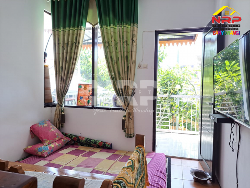 Dijual 2 Rumah Exclusive Full Furniture di dalam Kawasan El Royal Hotel dan Banyuwangi Park. Dijual 2 Rumah Exclusive Full Furniture di dalam Kawasan El Royal Hotel dan Banyuwangi Park. Dijual 2 Rumah Exclusive Full Furniture di dalam Kawasan El Royal Hotel dan Banyuwangi Park.
Lokasi Sangat Strategis. Lingkungan nyaman, aman dan NRP BANYUWANGI