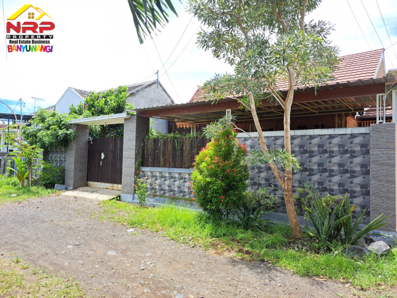 Dijual 2 Unit Rumah Semi Homestay di Jl.Mendut - Banyuwangi Dijual 2 Unit Rumah Semi Homestay di Jl.Mendut - Banyuwangi Dijual 2 Unit Rumah Semi Homestay di Jl.Mendut - Banyuwangi
Hunian Nyaman di Pusat Kota Banyuwangi.
Lokasi Sangat Strategis, dekat Kawasan Bisnis, Kantor NRP BANYUWANGI