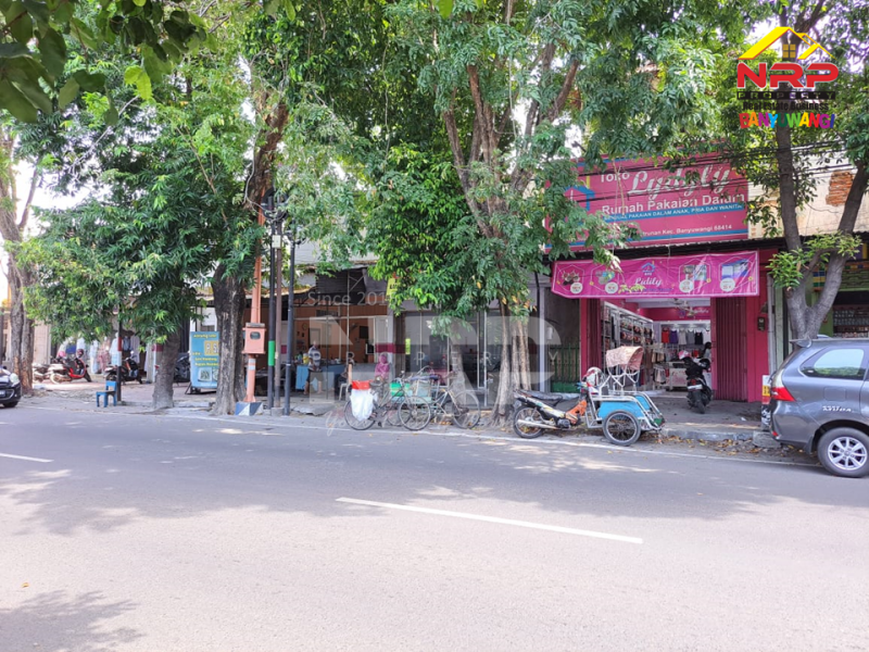 Dijual 3 Plong Ruko+ Rumah Sangat Strategis di Jl. Basuki Rahmat, Lateng - Banyuwangi  Dijual 3 Plong Ruko+ Rumah Sangat Strategis di Jl. Basuki Rahmat, Lateng - Banyuwangi  Dijual 3 Plong Ruko+ Rumah Sangat Strategis di Jl. Basuki Rahmat, Lateng - Banyuwangi&nbsp;
Terletak di Pusat Kota dan Kawasan Bisnis Aktif di Kota NRP BANYUWANGI