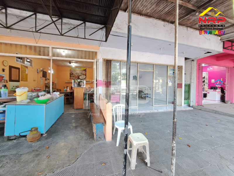 Dijual 3 Plong Ruko+ Rumah Sangat Strategis di Jl. Basuki Rahmat, Lateng - Banyuwangi  Dijual 3 Plong Ruko+ Rumah Sangat Strategis di Jl. Basuki Rahmat, Lateng - Banyuwangi  Dijual 3 Plong Ruko+ Rumah Sangat Strategis di Jl. Basuki Rahmat, Lateng - Banyuwangi&nbsp;
Terletak di Pusat Kota dan Kawasan Bisnis Aktif di Kota NRP BANYUWANGI