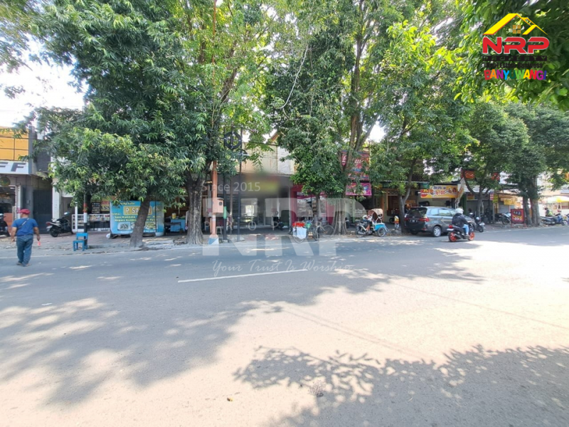 Dijual 3 Plong Ruko+ Rumah Sangat Strategis di Jl. Basuki Rahmat, Lateng - Banyuwangi  Dijual 3 Plong Ruko+ Rumah Sangat Strategis di Jl. Basuki Rahmat, Lateng - Banyuwangi  Dijual 3 Plong Ruko+ Rumah Sangat Strategis di Jl. Basuki Rahmat, Lateng - Banyuwangi&nbsp;
Terletak di Pusat Kota dan Kawasan Bisnis Aktif di Kota NRP BANYUWANGI