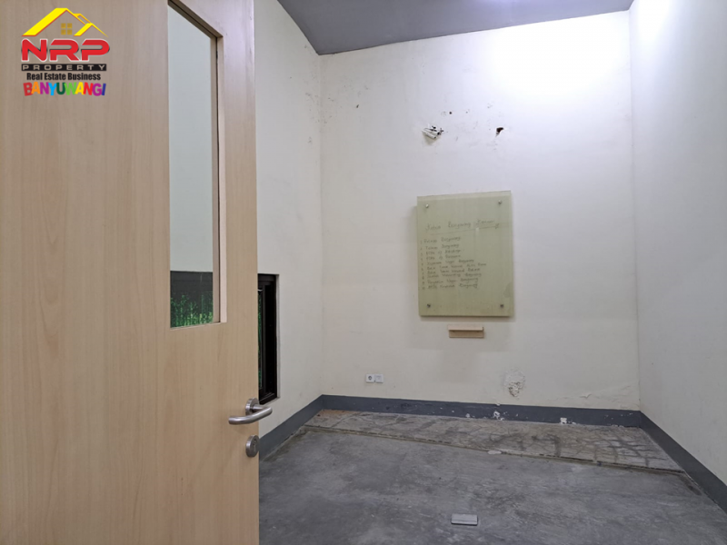 Dijual Bangunan Office 2 Lantai di Tepi Jl. Kolonel  Sugiono - Banyuwangi Dijual Bangunan Office 2 Lantai di Tepi Jl. Kolonel  Sugiono - Banyuwangi Dijual Bangunan Office 2 Lantai di Tepi Jl. Kolonel&nbsp; Sugiono - Banyuwangi
Terletak di Area Bisnis Aktif, Cocok untuk kantor, supermarket, atau ruang NRP BANYUWANGI