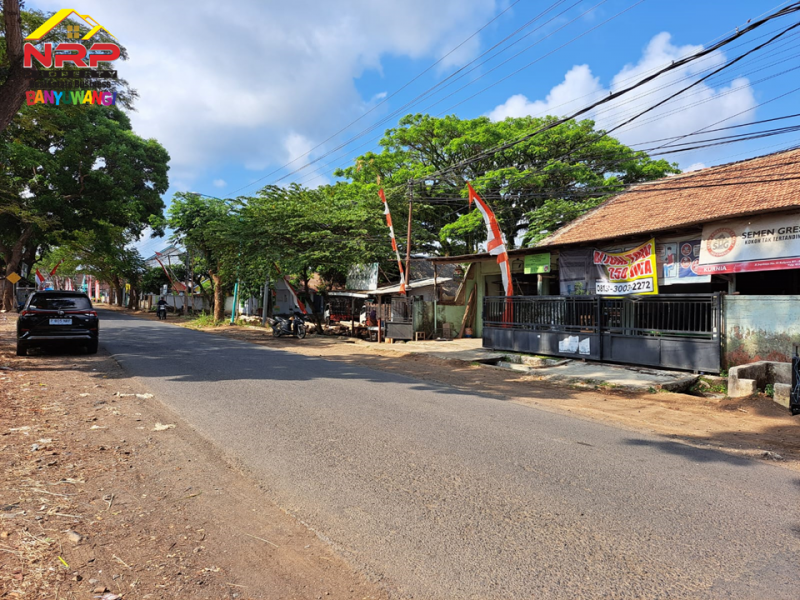 Dijual Bangunan Toko di Tepi Jl. Kalipuro - Banyuwangi  Dijual Bangunan Toko di Tepi Jl. Joyoboyo , Kalipuro - Banyuwangi  Dijual Bangunan Toko di Tepi Jl. Joyoboyo , Kalipuro - Banyuwangi&nbsp;
Lokasi strategis berada dikawasan yang ramai dan padat penduduk.

Luas Tanah : 71 NRP BANYUWANGI