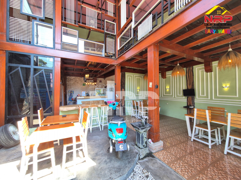Dijual Cafe/Resto 2 Lantai di Singojuruh Banyuwangi  Dijual Cafe/Resto 2 Lantai di Singojuruh Banyuwangi  Dijual Cafe/Resto 2 Lantai di Singojuruh Banyuwangi&nbsp;
Jual beserta usahanya, full furniture, estetik, siap pakai.&nbsp;

Luas Tanah : 106 M2 SHM
Luas NRP BANYUWANGI