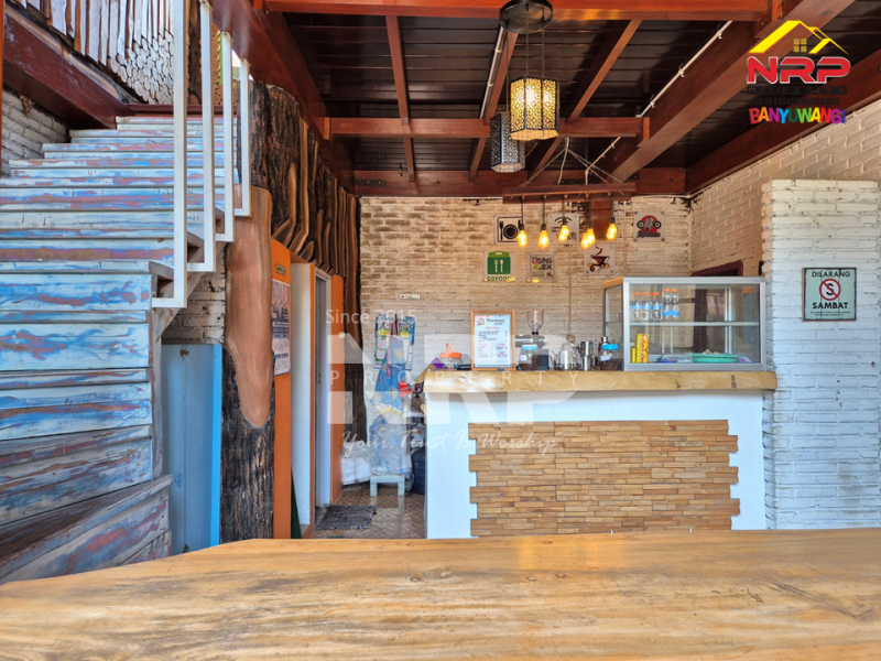 Dijual Cafe/Resto 2 Lantai di Singojuruh Banyuwangi  Dijual Cafe/Resto 2 Lantai di Singojuruh Banyuwangi  Dijual Cafe/Resto 2 Lantai di Singojuruh Banyuwangi&nbsp;
Jual beserta usahanya, full furniture, estetik, siap pakai.&nbsp;

Luas Tanah : 106 M2 SHM
Luas NRP BANYUWANGI