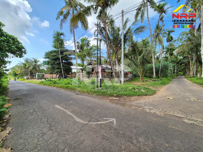 Dijual Cafe+Tanah kebun di tepi Jl. Kh Ahmad Asyari, Pakistaji - Banyuwangi  Jual cafe dan kebun di banyuwangi pakistaji  Dijual Cafe+Tanah kebun di tepi Jl. Kh Ahmad Asyari, Pakistaji - Banyuwangi&nbsp;
Lokasi sangat strategis berhadapan dengan Asrama Militer Kostrad NRP BANYUWANGI