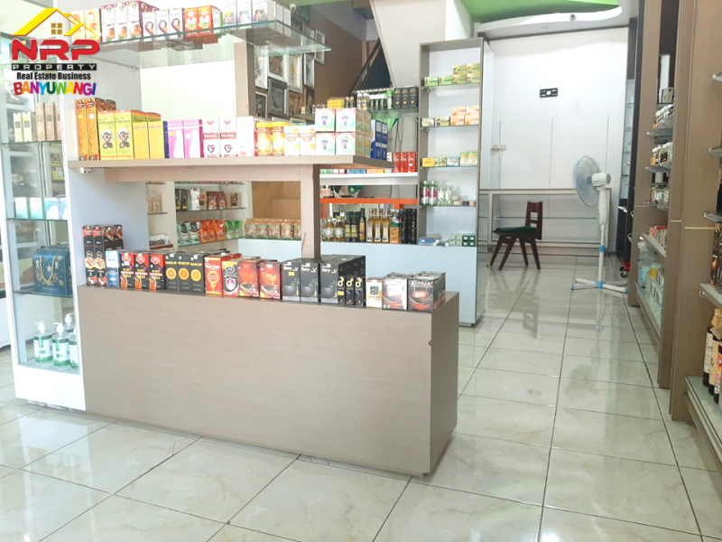 Dijual Cepat Ruko Prospek 2 Lantai di Jln DR. Sutomo - Timur Toko Elizabeth  Dijual Cepat Ruko Prospek 2 Lantai di Jln DR. Sutomo - Timur Toko Elizabeth  Dijual Cepat Ruko Prospek 2 Lantai di Jln DR. Sutomo - Timur Toko Elizabeth
Terletak di kawasan sentra bisnis dan pertokoan.
100 Meter dari Taman Blambangan NRP BANYUWANGI