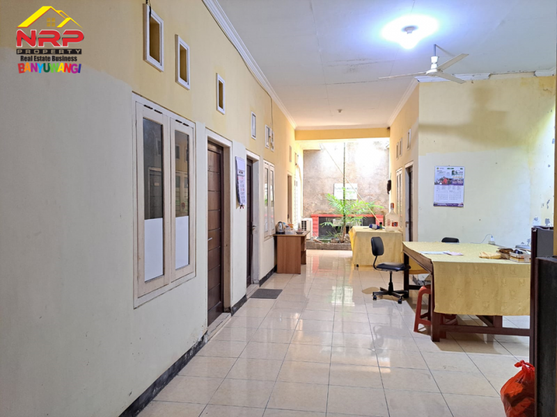 Dijual Cepat Ruko Prospek + Hunian 1,5 Lantai di Jln DR. Sutomo - Timur Toko Elizabeth  Dijual  Ruko Murah Prospek + Hunian 1,5 Lantai di Jln DR. Sutomo - Timur Toko Elizabeth  Dijual Cepat Ruko Prospek + Hunian 1,5 Lantai di Jln DR. Sutomo - Timur Toko Elizabeth&nbsp;
Terletak di kawasan sentra bisnis dan pertokoan.&nbsp;
100 Meter NRP BANYUWANGI