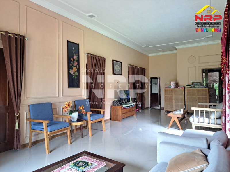 Dijual gudang dan rumah di Pesucen - Kalipuro  Dijual gudang dan rumah di Pesucen - Kalipuro  Dijual gudang dan rumah di Pesucen - Kalipuro&nbsp;
Lokasi tepi jln desa, akses kendaraan besar, dan sangat ideal untuk kebutuhan usaha, penyimpanan, maupun NRP BANYUWANGI