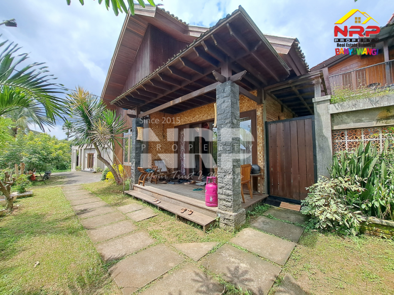 Dijual gudang dan rumah di Pesucen - Kalipuro  Dijual gudang dan rumah di Pesucen - Kalipuro  Dijual gudang dan rumah di Pesucen - Kalipuro&nbsp;
Lokasi tepi jln desa, akses kendaraan besar, dan sangat ideal untuk kebutuhan usaha, penyimpanan, maupun NRP BANYUWANGI