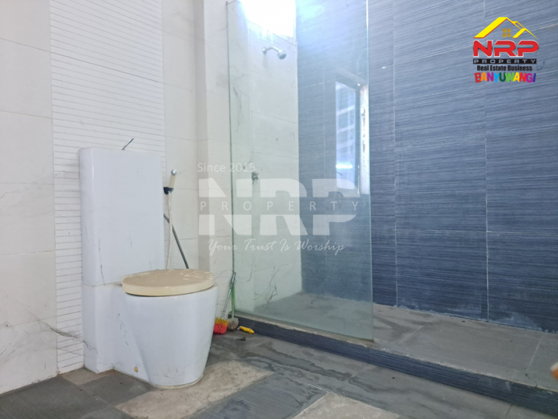 Dijual Gudang dan Toko 2 Lantai Strategis di Tepi Jl. Yos Sudarso - Banyuwangi  Dijual Gudang dan Toko 2 Lantai Strategis di Tepi Jl. Yos Sudarso - Banyuwangi  Dijual Gudang dan Toko 2 Lantai Strategis di Tepi Jl. Yos Sudarso - Banyuwangi&nbsp;
Bersebelahan dengan Mascot Banyuwangi, Bisa dibeli dengan Usahanya. Usaha NRP BANYUWANGI