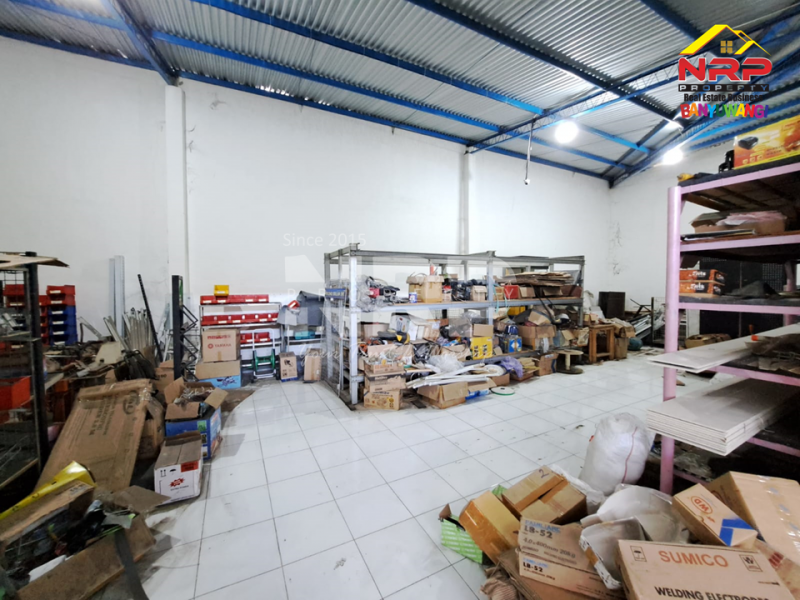 Dijual Gudang dan Toko 2 Lantai Strategis di Tepi Jl. Yos Sudarso - Banyuwangi  Dijual Gudang dan Toko 2 Lantai Strategis di Tepi Jl. Yos Sudarso - Banyuwangi  Dijual Gudang dan Toko 2 Lantai Strategis di Tepi Jl. Yos Sudarso - Banyuwangi&nbsp;
Bersebelahan dengan Mascot Banyuwangi, Bisa dibeli dengan Usahanya. Usaha NRP BANYUWANGI