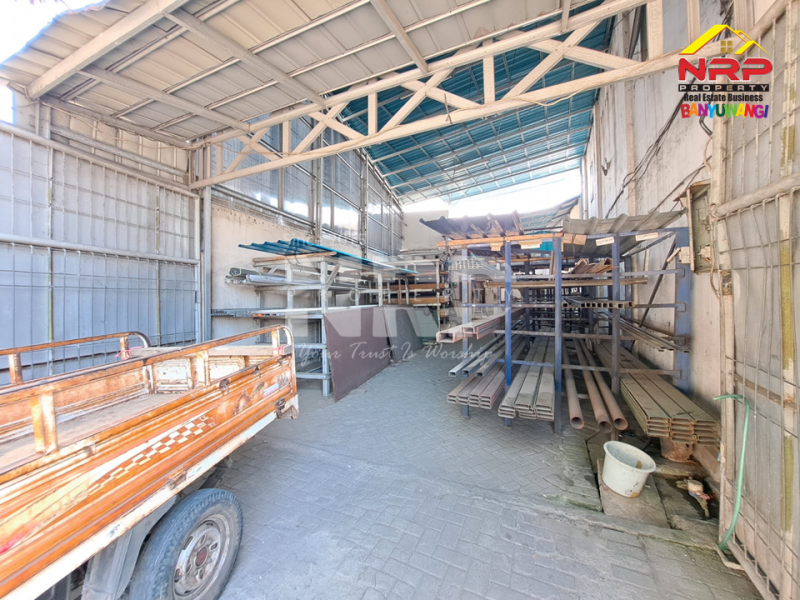 Dijual Gudang dan Toko 2 Lantai Strategis di Tepi Jl. Yos Sudarso - Banyuwangi  Dijual Gudang dan Toko 2 Lantai Strategis di Tepi Jl. Yos Sudarso - Banyuwangi  Dijual Gudang dan Toko 2 Lantai Strategis di Tepi Jl. Yos Sudarso - Banyuwangi&nbsp;
Bersebelahan dengan Mascot Banyuwangi, Bisa dibeli dengan Usahanya. Usaha NRP BANYUWANGI