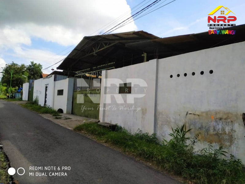 Dijual Gudang di Pakis Banyuwangi, 50 Meter dari JL. S Parman  Dijual Gudang di Pakis Banyuwangi, 50 Meter dari JL. S Parman  Dijual Gudang di Pakis Banyuwangi, 50 Meter dari JL. S Parman&nbsp;
Cocok untuk Gudang barang bekas, Ekspedisi, Pabrik dll&nbsp;
Akses Jalan Aspal Roda NRP BANYUWANGI
