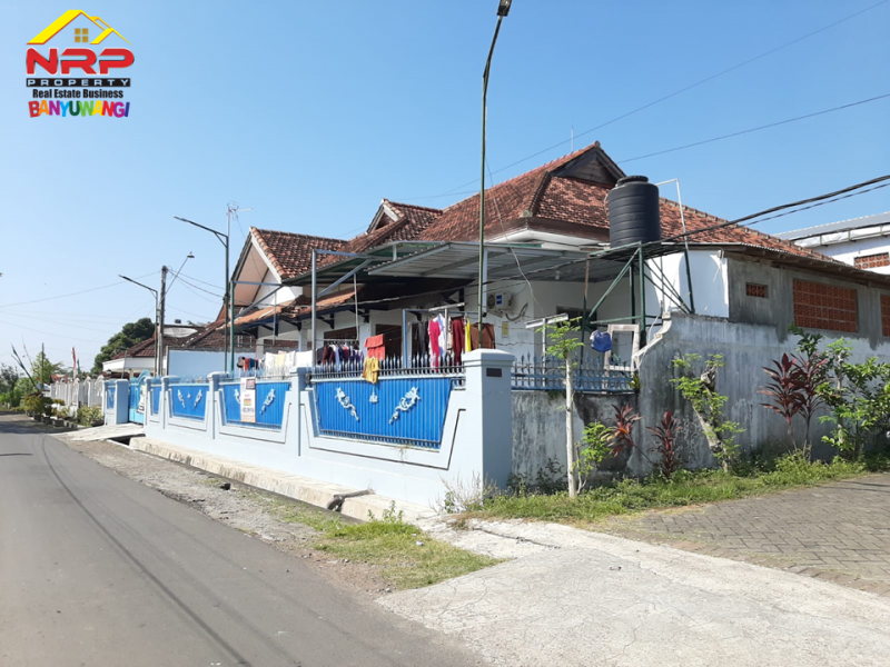 Dijual Gudang + Rumah Hunian  ditepi JL Nuri - Banyuwangi  Dijual Gudang + Rumah Hunian  ditepi JL Nuri - Banyuwangi  Dijual Gudang + Rumah Hunian&nbsp; ditepi JL Nuri - Banyuwangi&nbsp;
Lokasi Sangat strategis dekat dengan pusat bisnis Jl. S Parman&nbsp;
Cocok untuk Hunian, NRP BANYUWANGI
