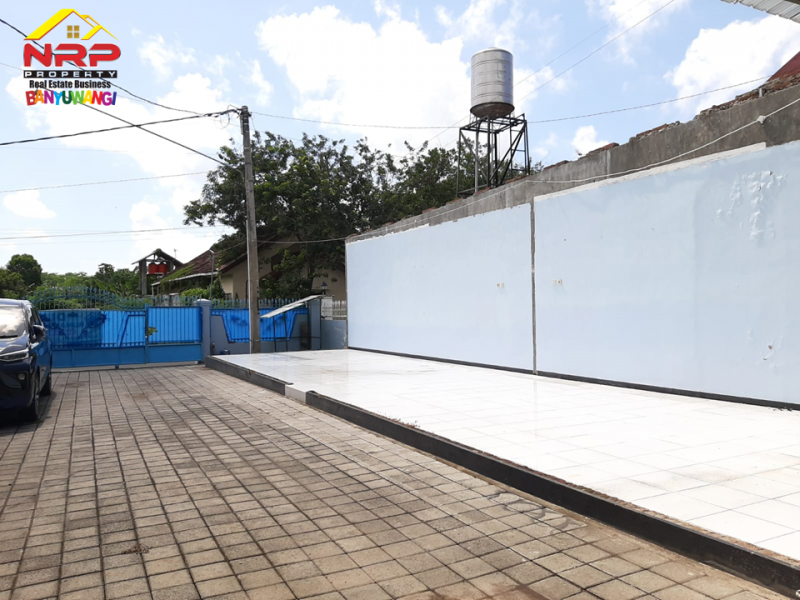 Dijual Gudang + Rumah Hunian  ditepi JL Nuri - Banyuwangi  Dijual Gudang + Rumah Hunian  ditepi JL Nuri - Banyuwangi  Dijual Gudang + Rumah Hunian&nbsp; ditepi JL Nuri - Banyuwangi&nbsp;
Lokasi Sangat strategis dekat dengan pusat bisnis Jl. S Parman&nbsp;
Cocok untuk Hunian, NRP BANYUWANGI