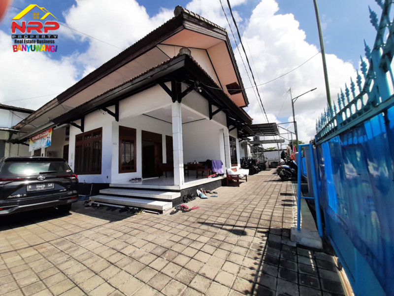 Dijual Gudang + Rumah Hunian  ditepi JL Nuri - Banyuwangi  Dijual Gudang + Rumah Hunian  ditepi JL Nuri - Banyuwangi  Dijual Gudang + Rumah Hunian&nbsp; ditepi JL Nuri - Banyuwangi&nbsp;
Lokasi Sangat strategis dekat dengan pusat bisnis Jl. S Parman&nbsp;
Cocok untuk Hunian, NRP BANYUWANGI