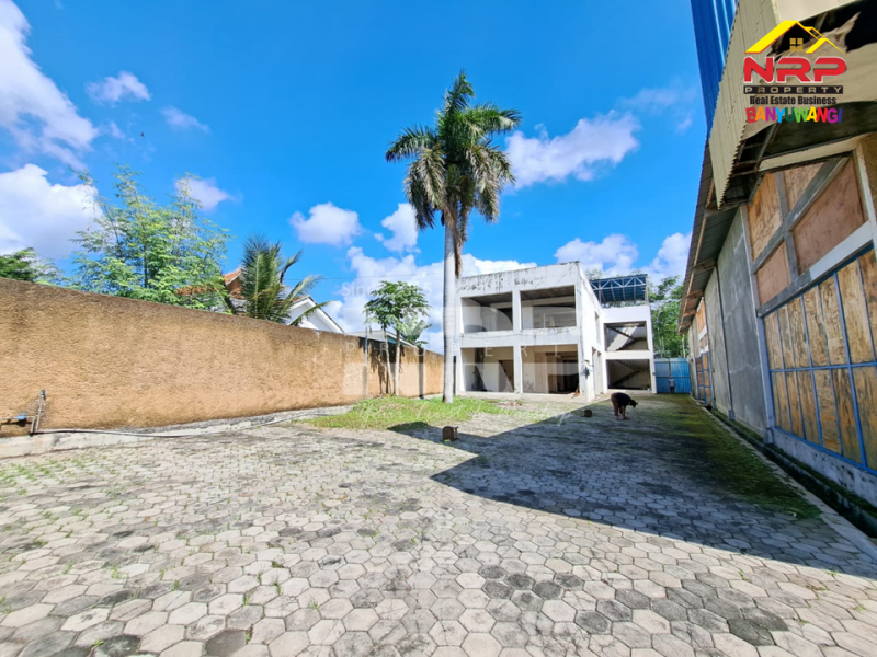 Dijual Gudang Siap Pakai di tepi Jl. Kabat - Banyuwangi Dijual Gudang Siap Pakai di tepi Jl. Kabat - Banyuwangi Dijual Gudang Siap Pakai di tepi Jl. Kabat - Banyuwangi
Sangat strategis berada di Jalur Provinsi. Dekat dengan Kecamatan dan Puskesmas Kabat.&nbsp;
Cocok NRP BANYUWANGI