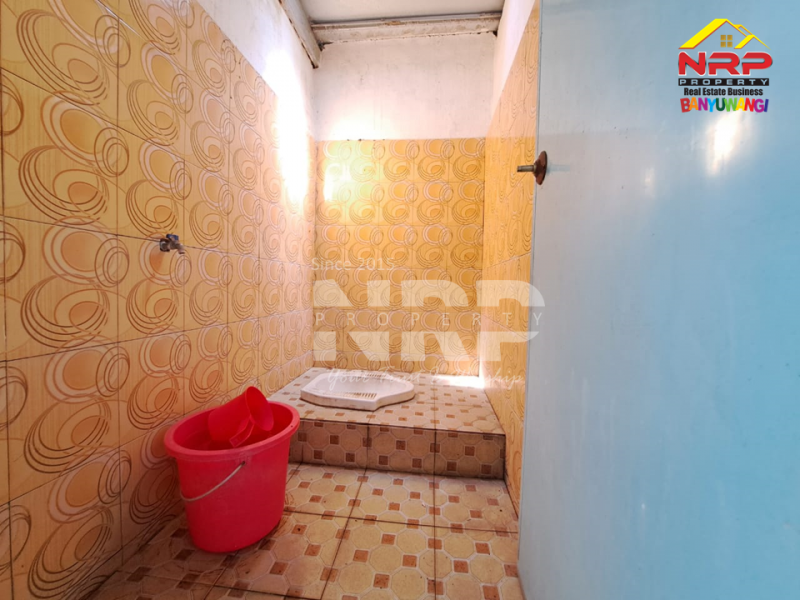 Dijual Gudang Siap Pakai di tepi Jl. Kabat - Banyuwangi Dijual Gudang Siap Pakai di tepi Jl. Kabat - Banyuwangi Dijual Gudang Siap Pakai di tepi Jl. Kabat - Banyuwangi
Sangat strategis berada di Jalur Provinsi. Dekat dengan Kecamatan dan Puskesmas Kabat.&nbsp;
Cocok NRP BANYUWANGI