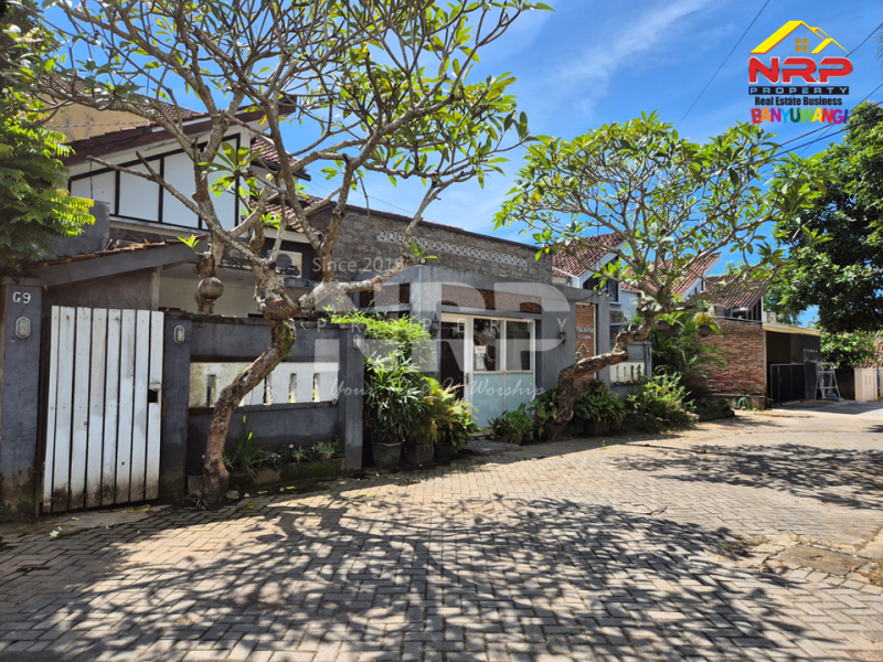 Dijual Homestay 2 Lantai Cantik dengan View Persawahan dan Hotel Kokoon Banyuwangi  Dijual homestay view sawah di Banyuwangi Kota  Dijual Homestay 2 Lantai Cantik dengan View Persawahan dan Hotel Kokoon Banyuwangi&nbsp;
Homestay full furniture yang Lokasinya Strategis, Nyaman, Sejuk dan NRP BANYUWANGI