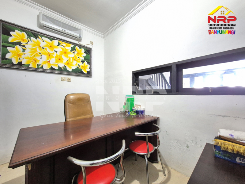 Dijual Homestay 2 Lantai Cantik dengan View Persawahan dan Hotel Kokoon Banyuwangi  Dijual homestay view sawah di Banyuwangi Kota  Dijual Homestay 2 Lantai Cantik dengan View Persawahan dan Hotel Kokoon Banyuwangi&nbsp;
Homestay full furniture yang Lokasinya Strategis, Nyaman, Sejuk dan NRP BANYUWANGI