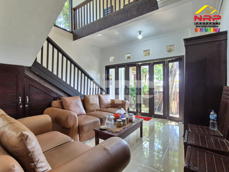 Dijual Homestay 2 Lantai Cantik dengan View Persawahan dan Hotel Kokoon Banyuwangi  Dijual homestay view sawah di Banyuwangi Kota  Dijual Homestay 2 Lantai Cantik dengan View Persawahan dan Hotel Kokoon Banyuwangi&nbsp;
Homestay full furniture yang Lokasinya Strategis, Nyaman, Sejuk dan NRP BANYUWANGI