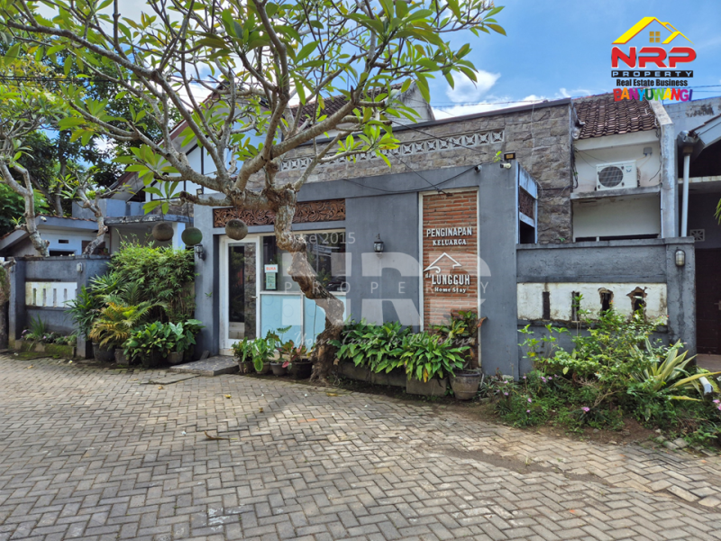 Dijual Homestay 2 Lantai Cantik dengan View Persawahan dan Hotel Kokoon Banyuwangi  Dijual homestay view sawah di Banyuwangi Kota  Dijual Homestay 2 Lantai Cantik dengan View Persawahan dan Hotel Kokoon Banyuwangi&nbsp;
Homestay full furniture yang Lokasinya Strategis, Nyaman, Sejuk dan NRP BANYUWANGI