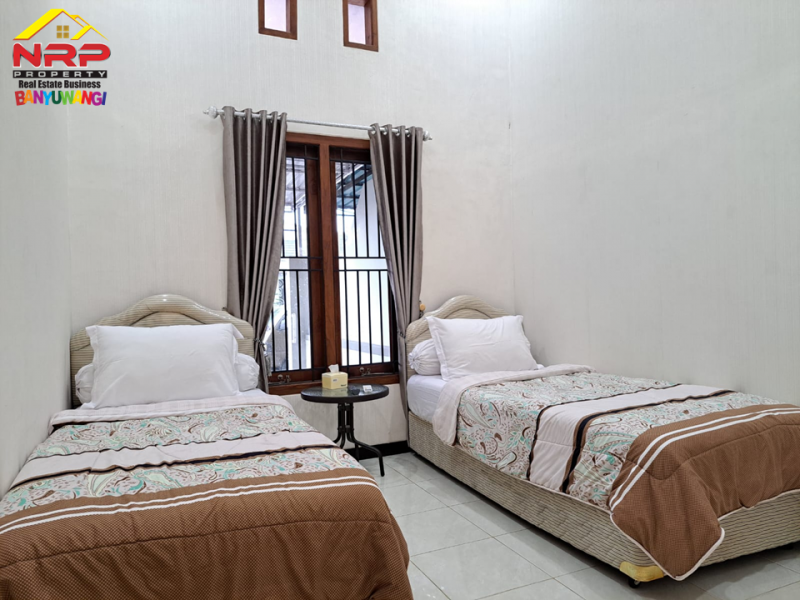 Dijual Homestay Full Furniture di Perum. Mendut Regency - Banyuwangi  Dijual Homestay Full Furniture di Perum. Mendut Regency - Banyuwangi  Dijual Homestay Full Furniture di Perum. Mendut Regency - Banyuwangi
Hunian Exclusive terletak di Kawasan Perumahan Elit di Pusat Kota Banyuwangi
Di Tunjang NRP BANYUWANGI
