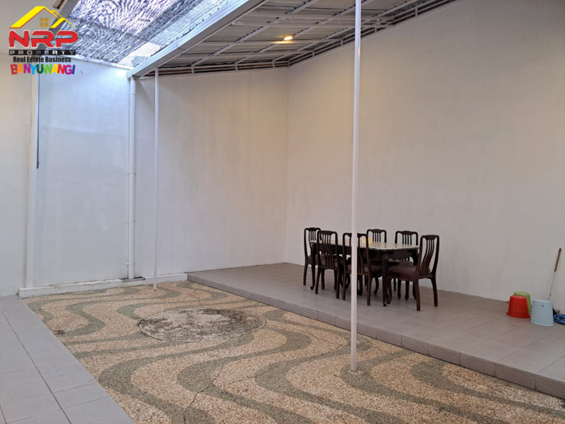 Dijual Homestay Full Furniture di Perum. Mendut Regency - Banyuwangi  Dijual Homestay Full Furniture di Perum. Mendut Regency - Banyuwangi  Dijual Homestay Full Furniture di Perum. Mendut Regency - Banyuwangi
Hunian Exclusive terletak di Kawasan Perumahan Elit di Pusat Kota Banyuwangi
Di Tunjang NRP BANYUWANGI