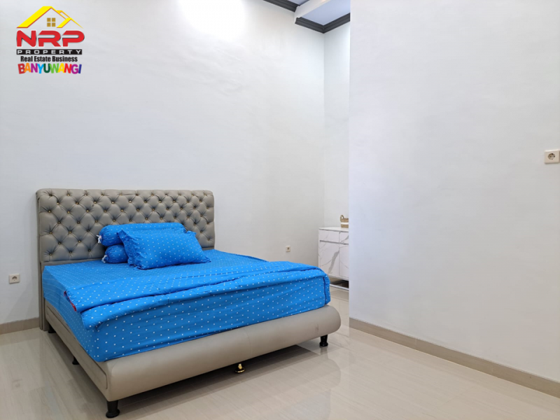 Dijual Hunian Murah Mewah di Jl. Rinjani - Banyuwangi  rumah murah mewah di Pusat kota Banyuwangi  Dijual Hunian Super Mewah tepi Jl. Rinjani - Banyuwangi&nbsp;
Terletak di Pusat Kota dan Kawasan Bisnis Aktif di Kota Banyuwangi
Dekat dengan fasilitas NRP BANYUWANGI