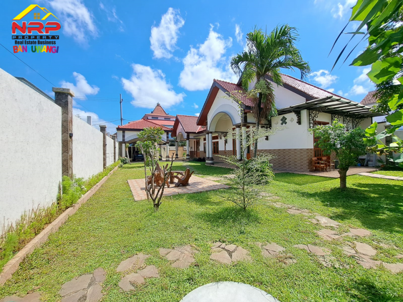 Dijual Hunian Murah Mewah di Jl. Rinjani - Banyuwangi  rumah murah mewah di Pusat kota Banyuwangi  Dijual Hunian Super Mewah tepi Jl. Rinjani - Banyuwangi&nbsp;
Terletak di Pusat Kota dan Kawasan Bisnis Aktif di Kota Banyuwangi
Dekat dengan fasilitas NRP BANYUWANGI