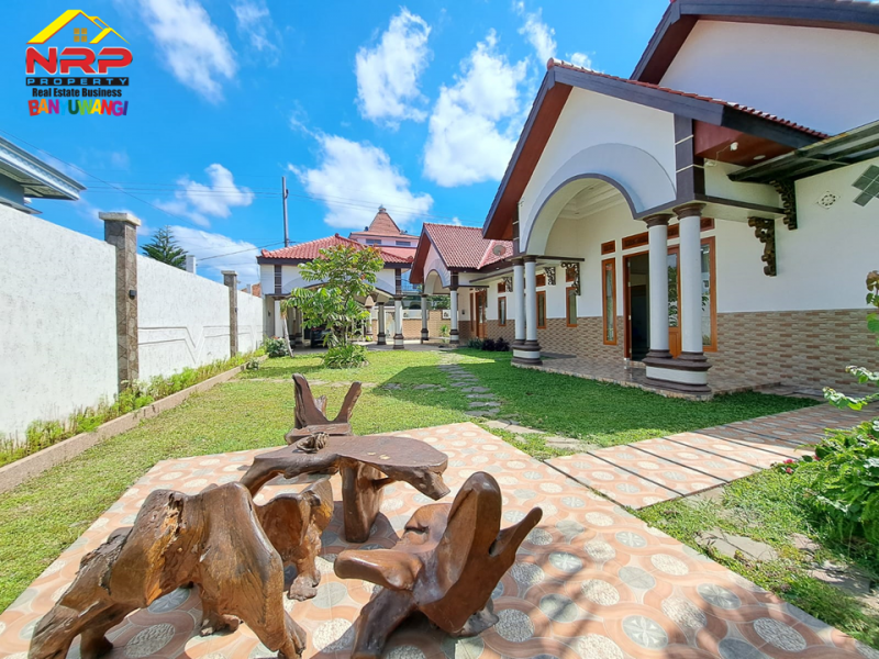 Dijual Hunian Murah Mewah di Jl. Rinjani - Banyuwangi  rumah murah mewah di Pusat kota Banyuwangi  Dijual Hunian Super Mewah tepi Jl. Rinjani - Banyuwangi&nbsp;
Terletak di Pusat Kota dan Kawasan Bisnis Aktif di Kota Banyuwangi
Dekat dengan fasilitas NRP BANYUWANGI