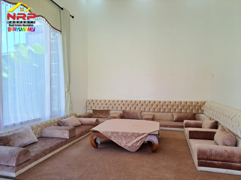 Dijual Hunian Murah Mewah di Jl. Rinjani - Banyuwangi  rumah murah mewah di Pusat kota Banyuwangi  Dijual Hunian Super Mewah tepi Jl. Rinjani - Banyuwangi&nbsp;
Terletak di Pusat Kota dan Kawasan Bisnis Aktif di Kota Banyuwangi
Dekat dengan fasilitas NRP BANYUWANGI