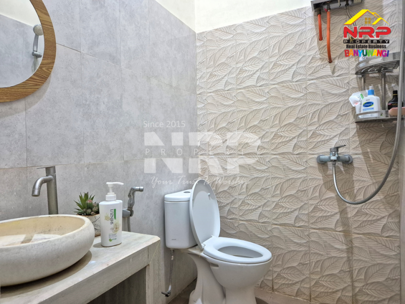 Dijual Hunian Rumah Idaman di Tengah Kota Banyuwangi - Tukangkayu  Dijual Hunian Rumah Idaman di Tengah Kota Banyuwangi - Tukangkayu  Dijual Hunian Rumah Idaman di Tengah Kota Banyuwangi
Rumah cantik, nyaman, dan luas di kawasan Tukang Kayu &ndash; belakang Ramayana.
Akses mudah, dekat NRP BANYUWANGI