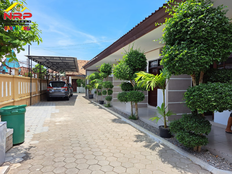 Dijual Kos-Kosan Strategis 100 Meter dari Jl. Adi Sucipto - Bwi Dijual Kos-Kosan Strategis 100 Meter dari Jl. Adi Sucipto - Bwi Dijual Kos-Kosan Strategis 100 Meter dari Jl. Adi Sucipto - Bwi
Lokasi strategis di belakang ramayana Mall. Dekat dengan kampus Untag Banyuwangi
Cocok untuk NRP BANYUWANGI